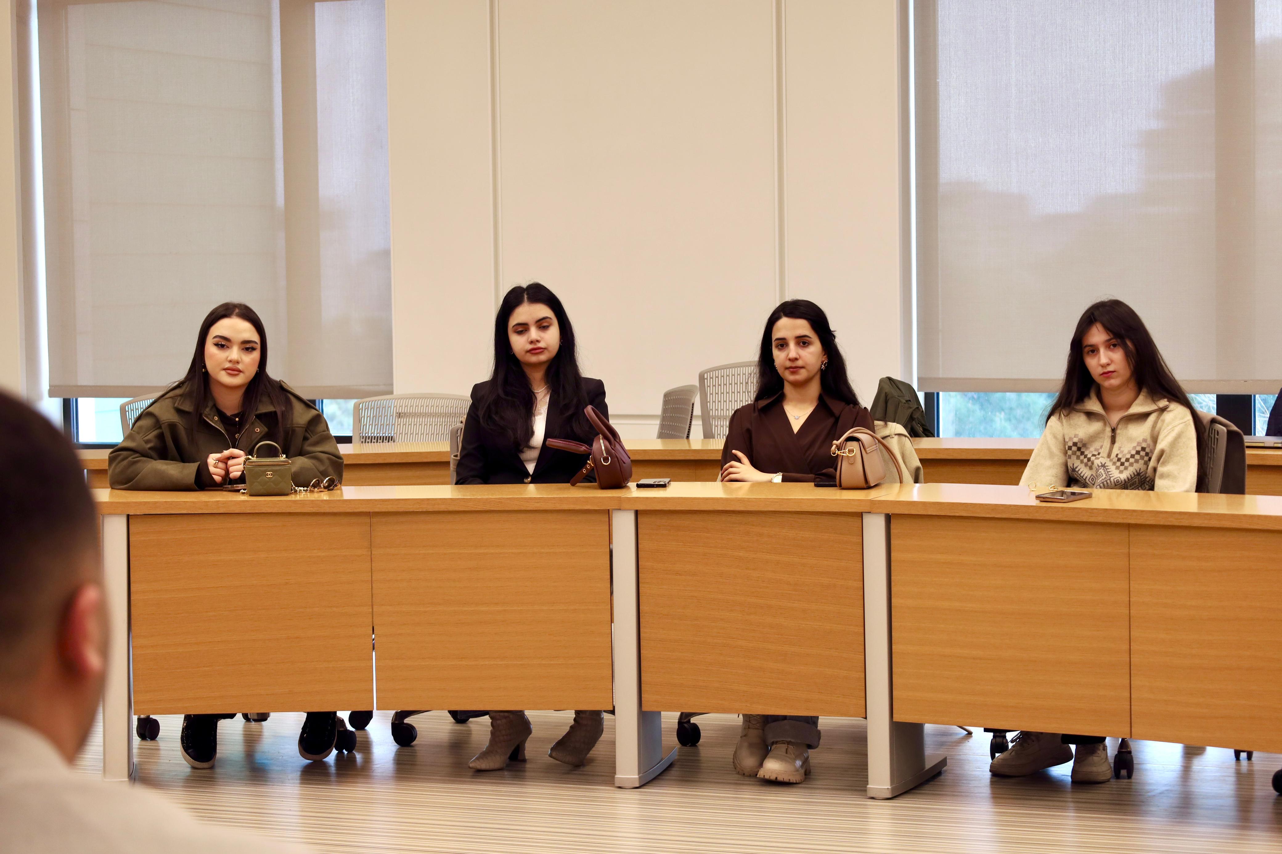 ADA Universitetində “Marketinq və Kommunikasiya Sahəsində Gələcək Qurmaq” panel müzakirəsi keçirildi